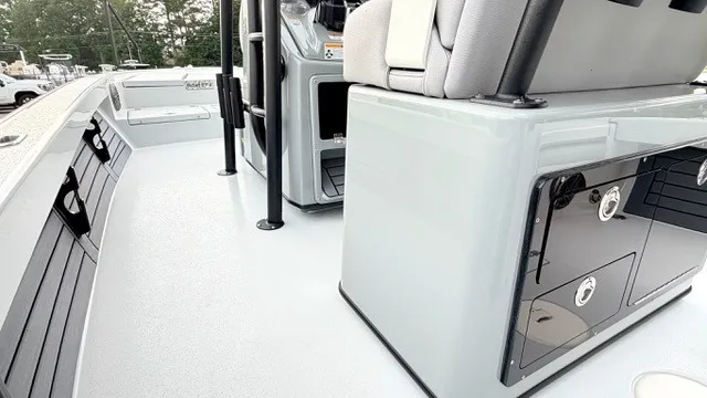 Slide: The Image of Pathfinder 2500 Hybrid 2026 - 20