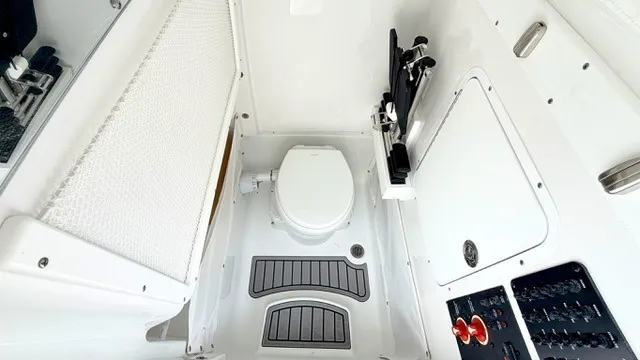 Slide: The Image of Sea Hunt Ultra 265 SE 2027 - 33