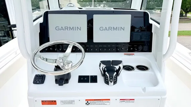 Slide: The Image of Sea Hunt Ultra 265 SE 2027 - 17