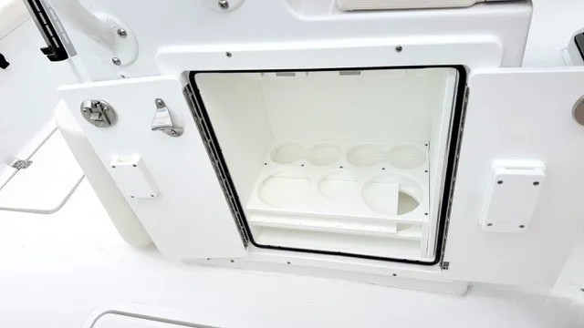 Slide: The Image of Sea Hunt Ultra 265 SE 2027 - 20