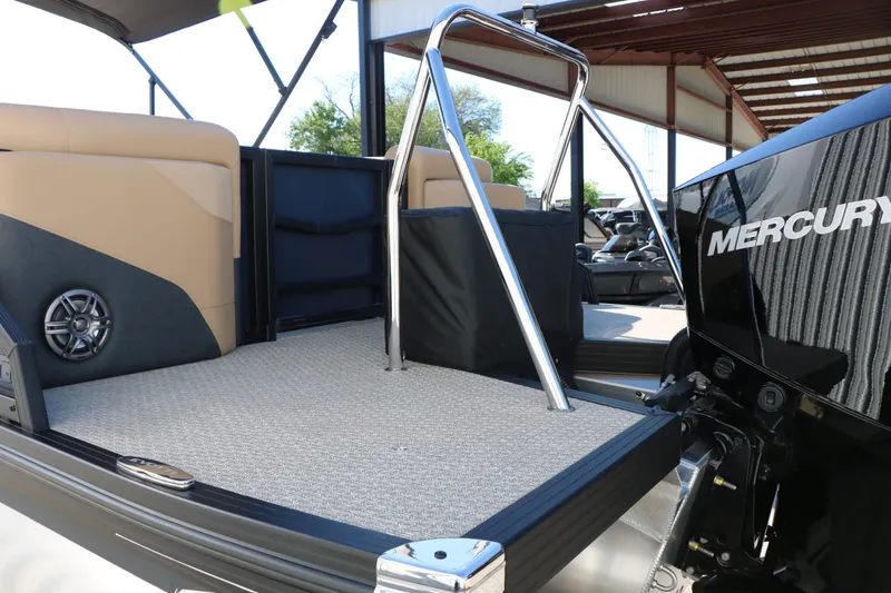 Slide: The Image of EVOTTI 525 QL Tri-Toon 2026 - 45