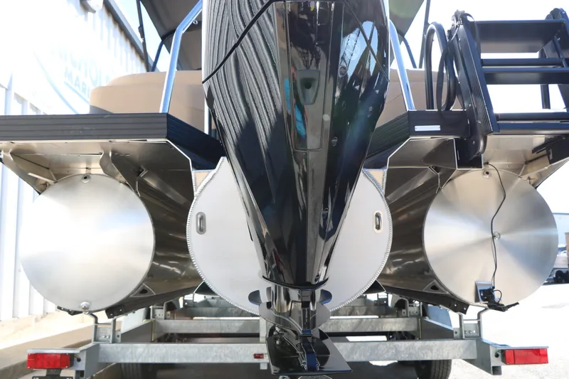 Slide: The Image of EVOTTI 525 QL Tri-Toon 2026 - 48