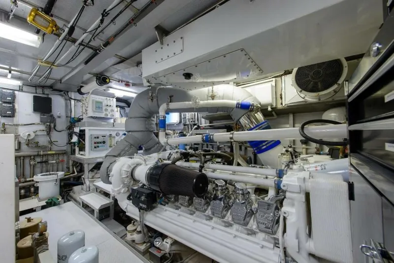 Slide: The Image of Burger Boat Company Raised Pilothouse 1998 - 72