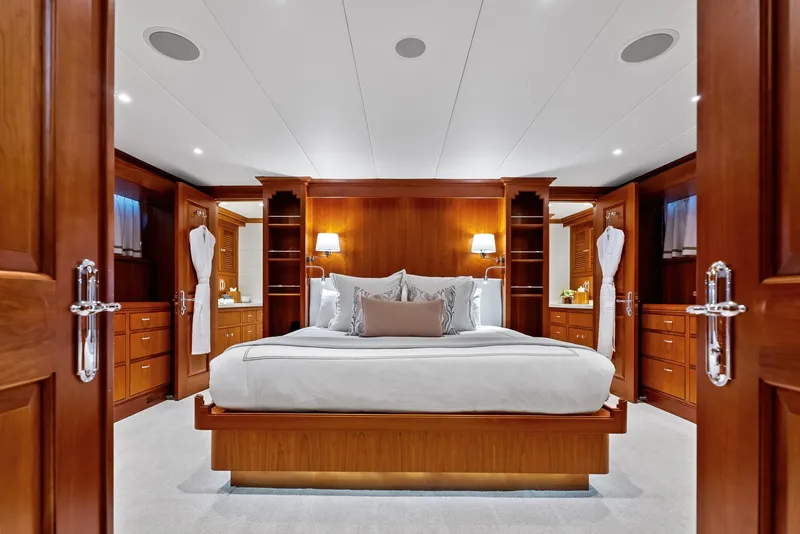 Slide: The Image of Burger Boat Company Raised Pilothouse 1998 - 19