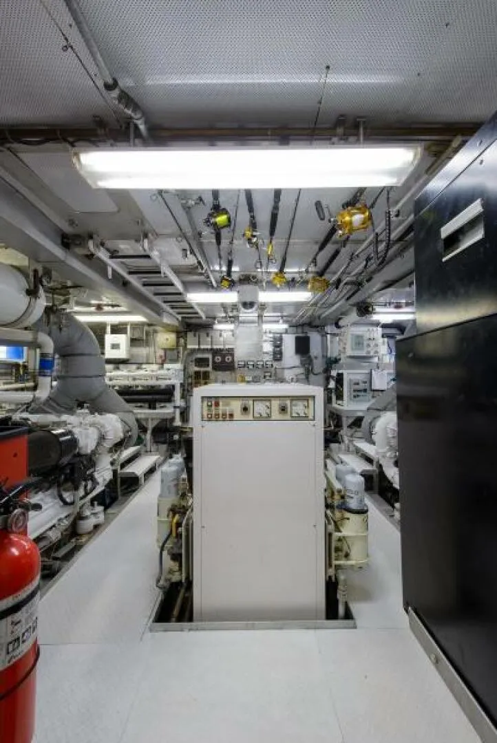 Slide: The Image of Burger Boat Company Raised Pilothouse 1998 - 70