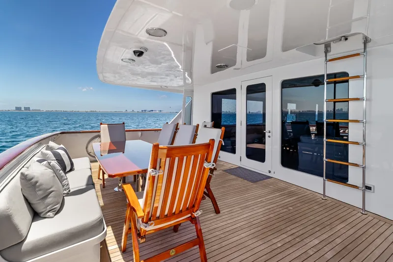 Slide: The Image of Burger Boat Company Raised Pilothouse 1998 - 84