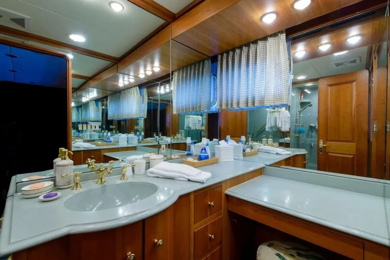 Slide: The Image of Burger Boat Company Raised Pilothouse 1998 - 42