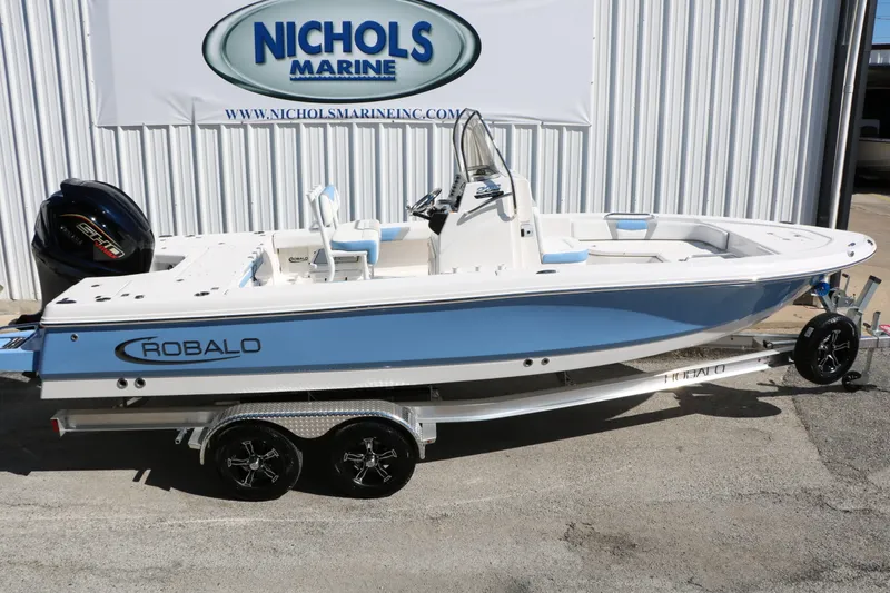 Slide: The Image of Robalo 226 Cayman 2026 - 10