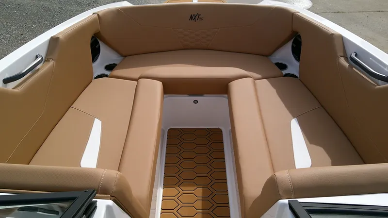 Slide: The Image of MasterCraft NXT 24 2026 - 15