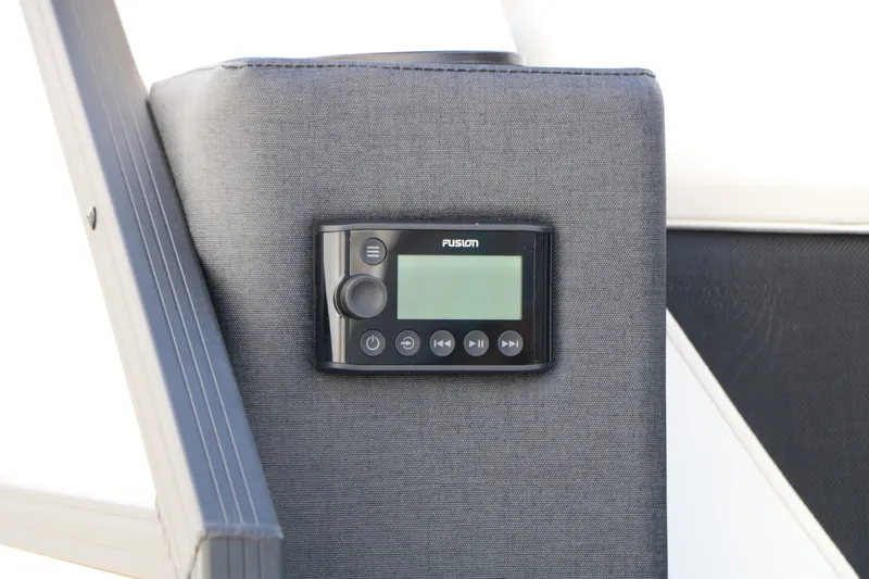 Slide: The Image of EVOTTI 725 CS Tri-Toon 2026 - 22