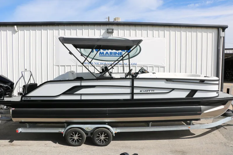 Slide: The Image of EVOTTI 725 CS Tri-Toon 2026 - 24