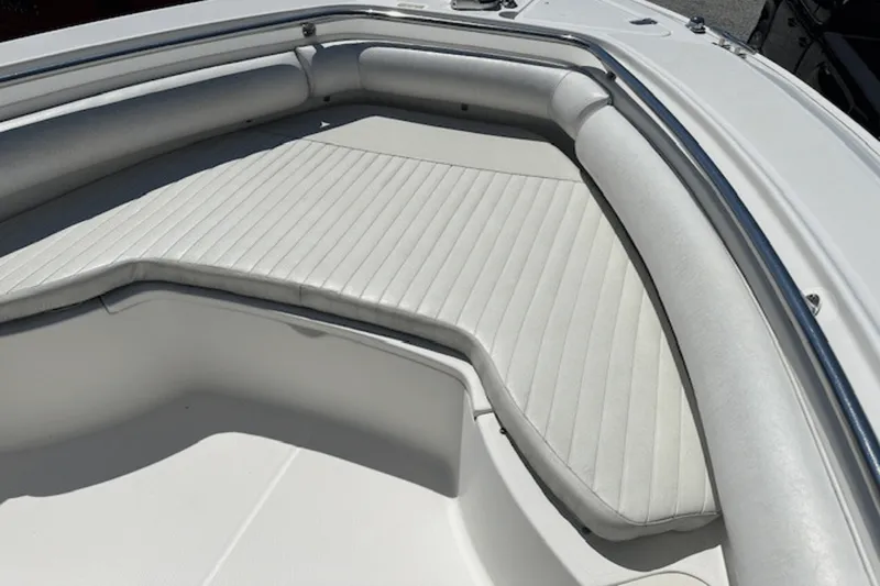 Slide: The Image of Boston Whaler 240 OUTRAGE 2006 - 14