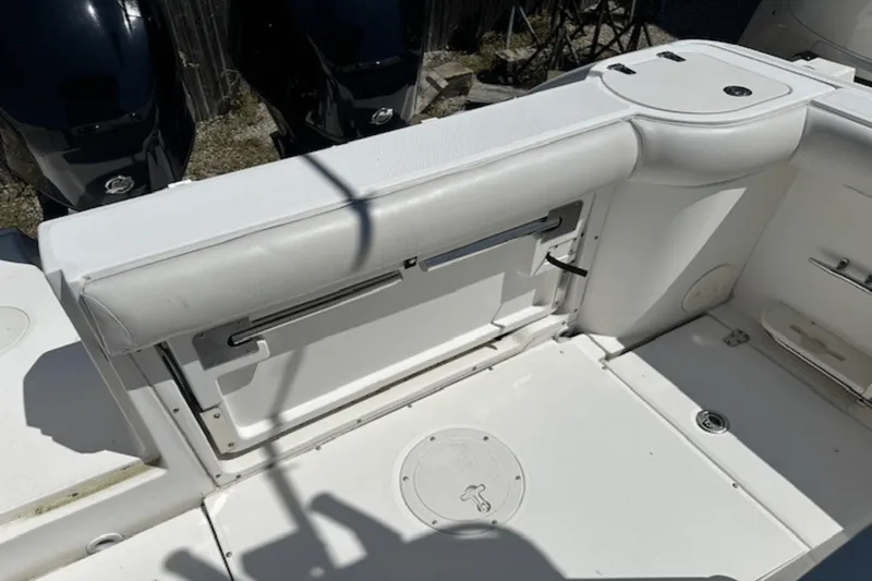Slide: The Image of Boston Whaler 240 OUTRAGE 2006 - 16