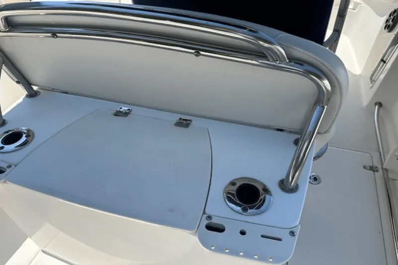 Slide: The Image of Boston Whaler 240 OUTRAGE 2006 - 17