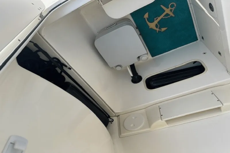 Slide: The Image of Boston Whaler 240 OUTRAGE 2006 - 18