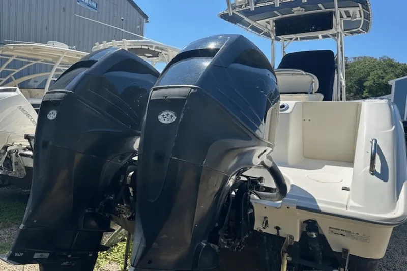 Slide: The Image of Boston Whaler 240 OUTRAGE 2006 - 3