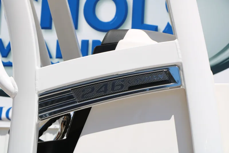 Slide: The Image of Robalo 246 Cayman 2026 - 9