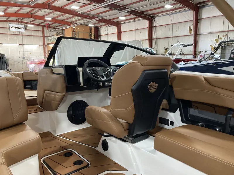 Slide: The Image of Malibu 22 LSV 2027 - 5