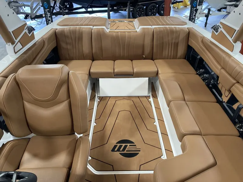 Slide: The Image of Malibu 22 LSV 2027 - 3