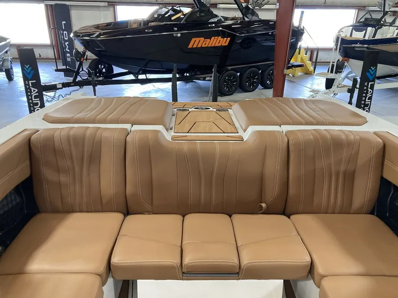 Slide: The Image of Malibu 22 LSV 2027 - 4