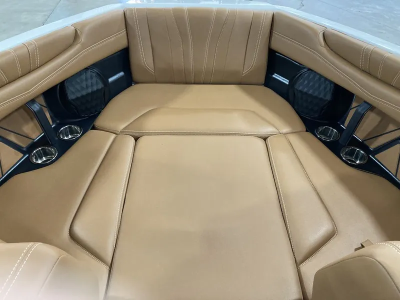 Slide: The Image of Malibu 22 LSV 2027 - 7