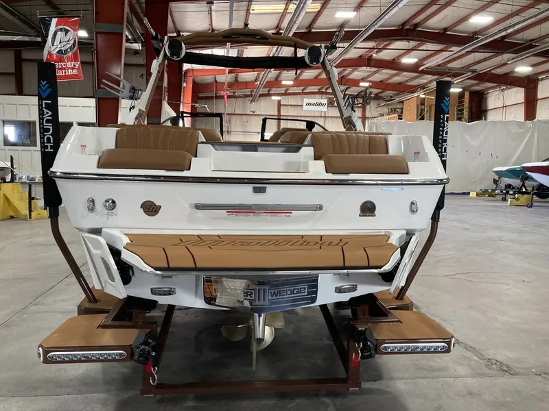 Slide: The Image of Malibu 22 LSV 2027 - 2