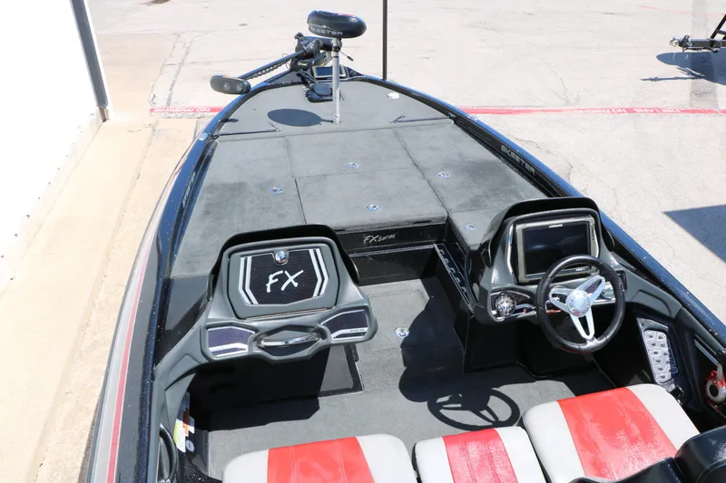 Slide: The Image of Skeeter Fx21 2015 - 20