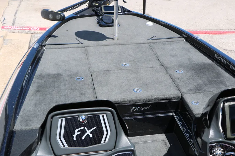 Slide: The Image of Skeeter Fx21 2015 - 21