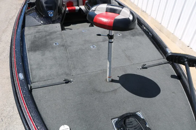 Slide: The Image of Skeeter Fx21 2015 - 23