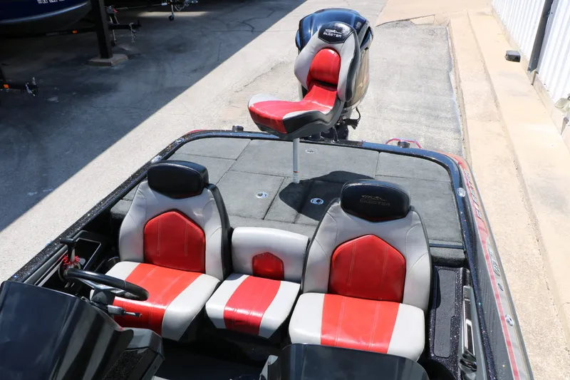 Slide: The Image of Skeeter Fx21 2015 - 27