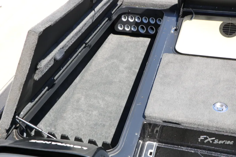 Slide: The Image of Skeeter Fx21 2015 - 29