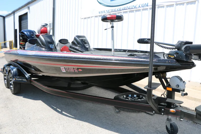 Slide: The Image of Skeeter Fx21 2015 - 3