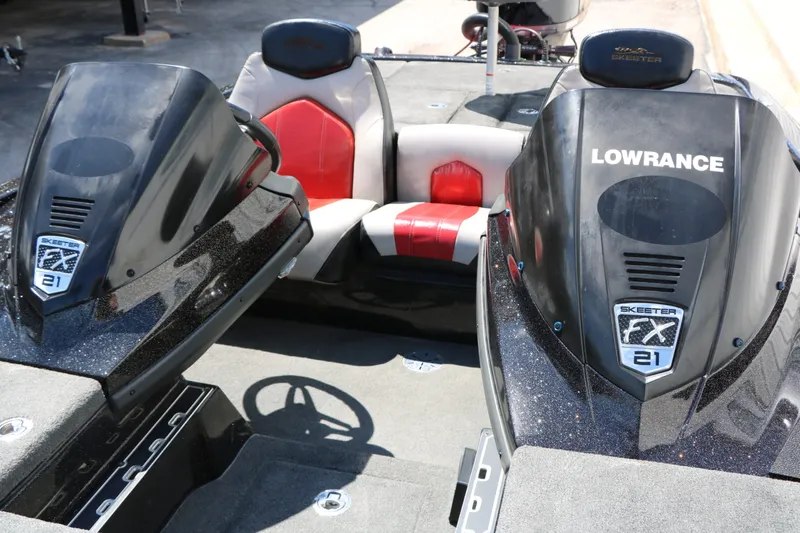 Slide: The Image of Skeeter Fx21 2015 - 32