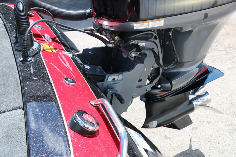 Slide: The Image of Skeeter Fx21 2015 - 41