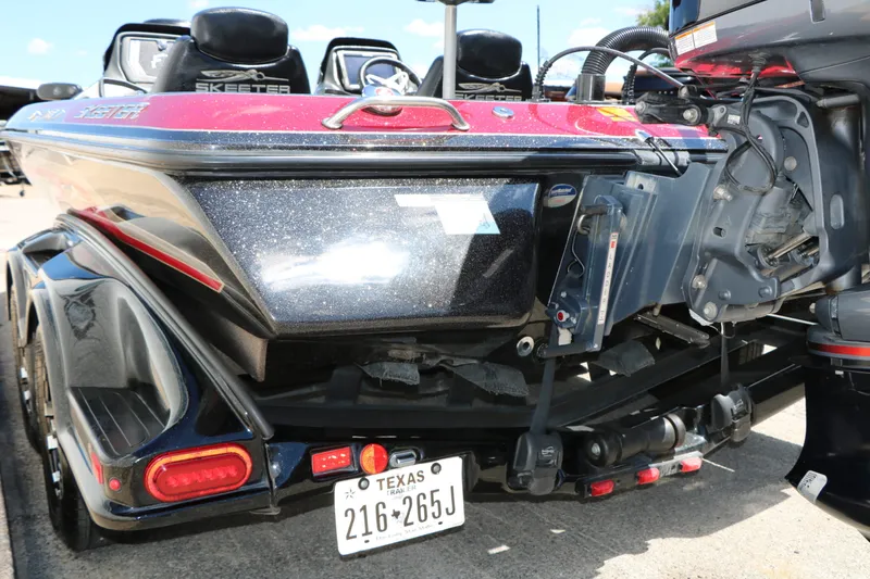 Slide: The Image of Skeeter Fx21 2015 - 42