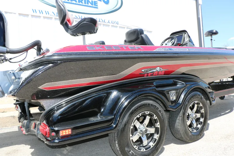 Slide: The Image of Skeeter Fx21 2015 - 43