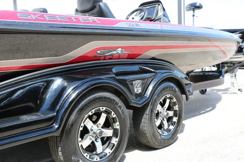 Slide: The Image of Skeeter Fx21 2015 - 44