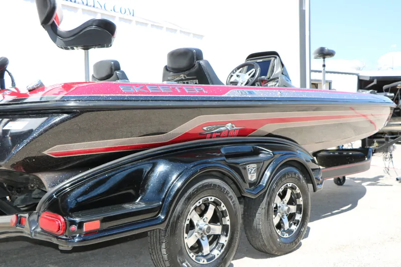 Slide: The Image of Skeeter Fx21 2015 - 5