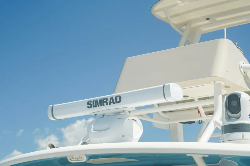 Slide: The Image of Boston Whaler 380 Outrage 2025 - 10