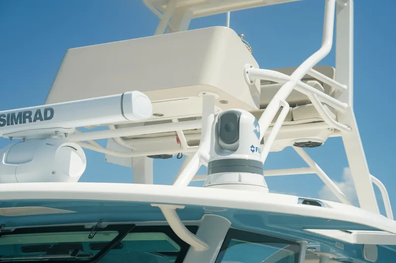 Slide: The Image of Boston Whaler 380 Outrage 2025 - 11