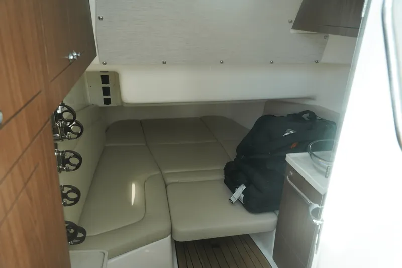 Slide: The Image of Boston Whaler 380 Outrage 2025 - 18