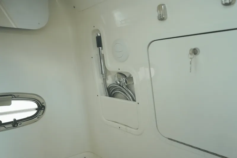 Slide: The Image of Boston Whaler 380 Outrage 2025 - 21