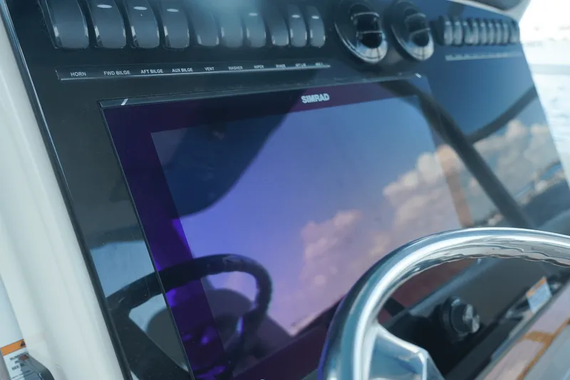 Slide: The Image of Boston Whaler 380 Outrage 2025 - 23