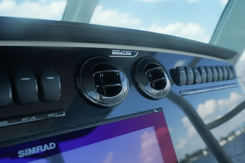 Slide: The Image of Boston Whaler 380 Outrage 2025 - 25