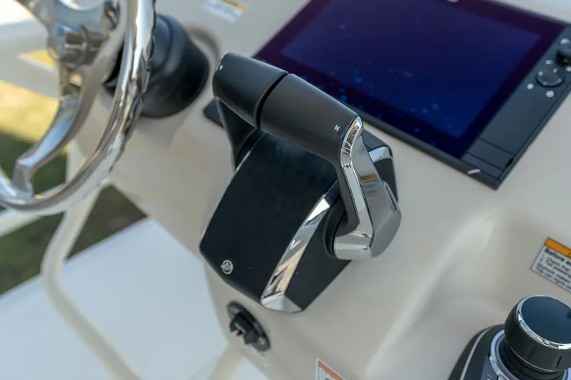 Slide: The Image of Boston Whaler 380 Outrage 2025 - 40