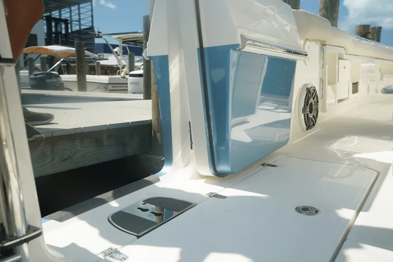 Slide: The Image of Boston Whaler 380 Outrage 2025 - 6