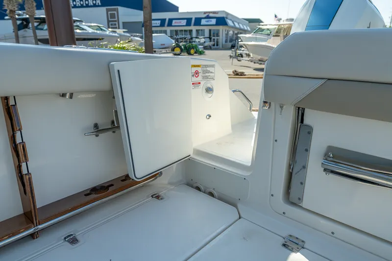 Slide: The Image of Boston Whaler 380 Outrage 2025 - 60