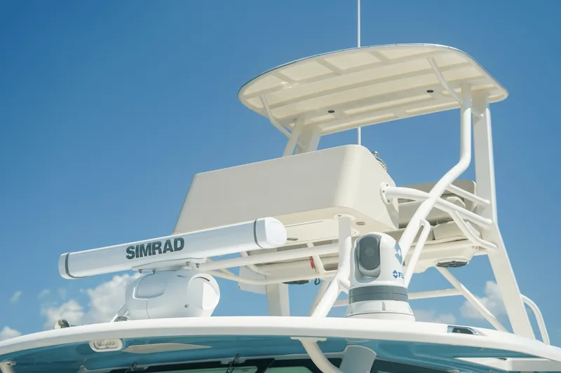 Slide: The Image of Boston Whaler 380 Outrage 2025 - 9