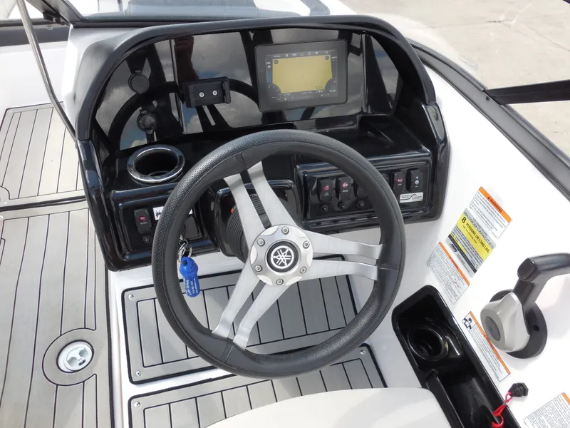 Slide: The Image of Yamaha 195S 2020 - 14