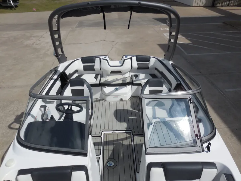 Slide: The Image of Yamaha 195S 2020 - 19